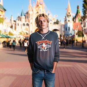 Vtg. Disneyland Sweatshirt Original Long Sleeve (GRUMPY) Embroidered  XL